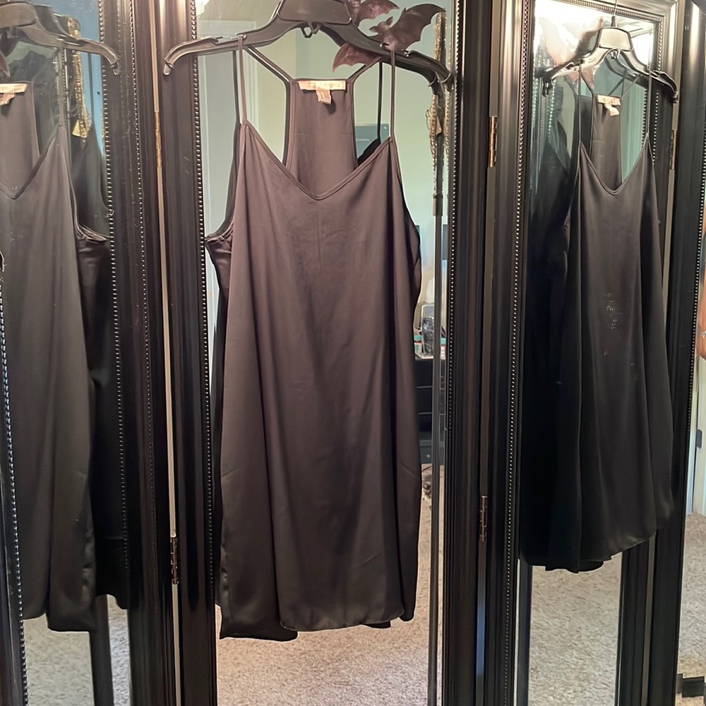🖤Black V-neck Racer Back Forever 21 Dress